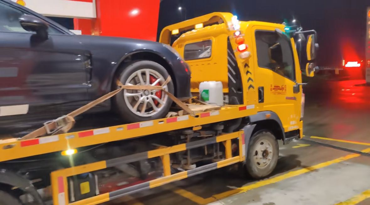 南汇行车途中遇到突发状况该如何呼叫道路救援？